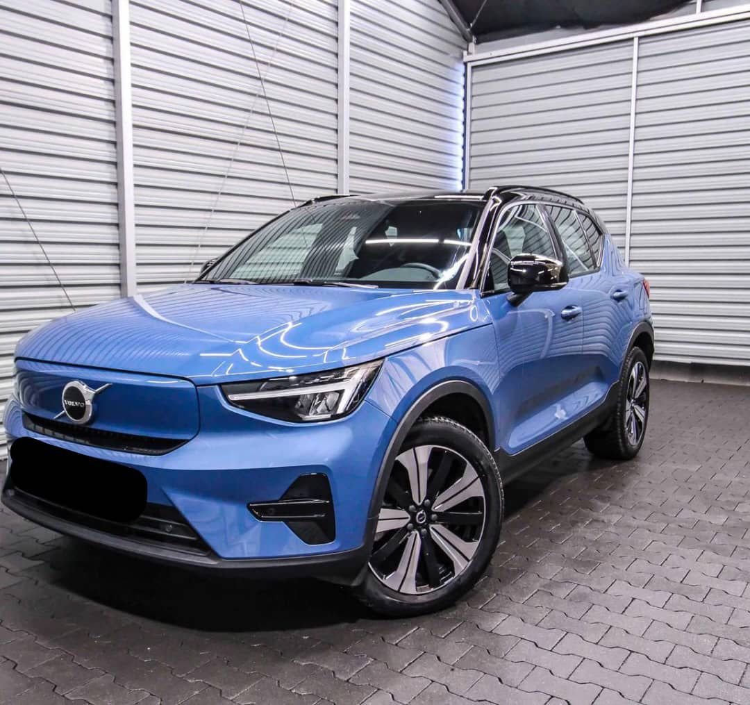 VOLVO XC40 TÄYTTÖ  lisää P6 73 kWh
